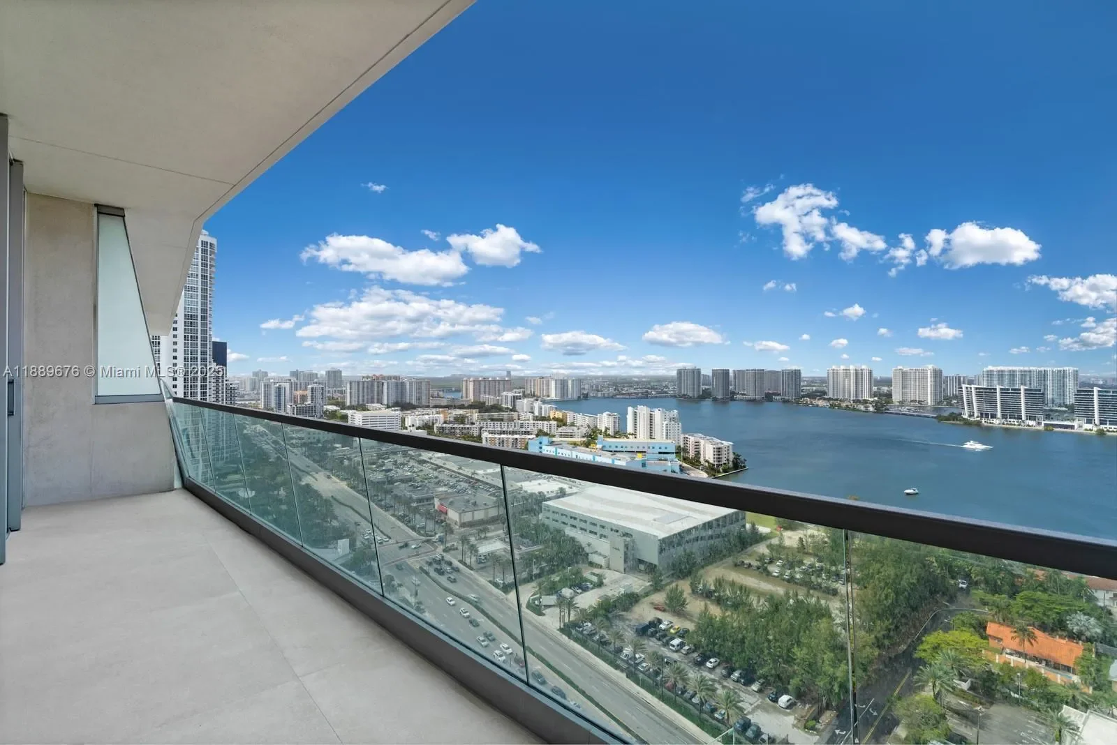 18501 Collins Ave, Golden Beach, Florida, United States. - Photo 44