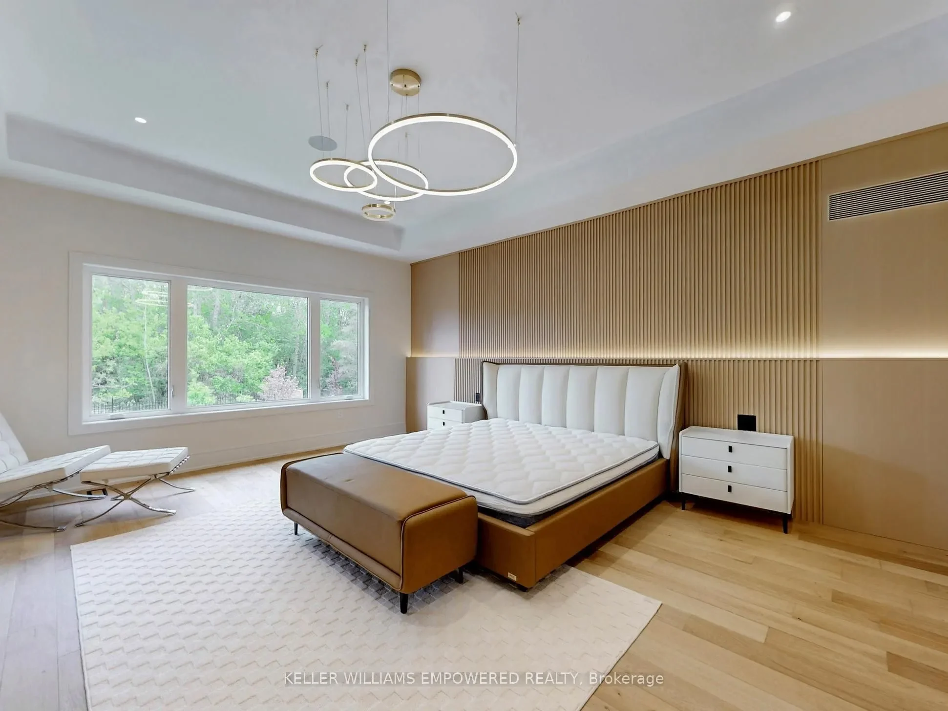 Gallery photo 4
