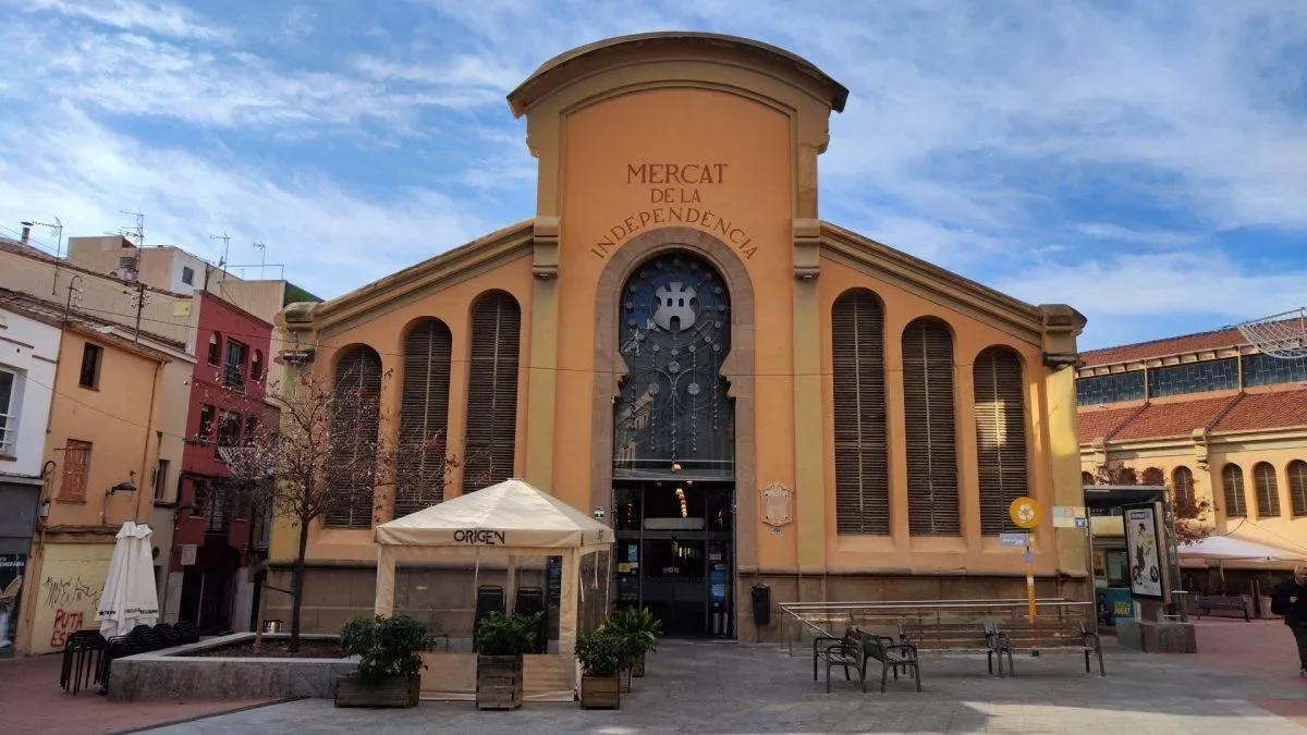 Exterior photo 3