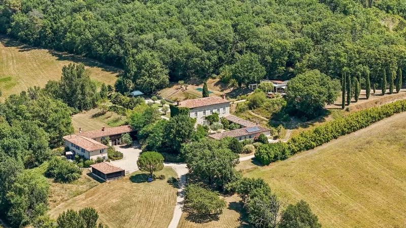 Exceptional Manor on 32 Hectares of Land