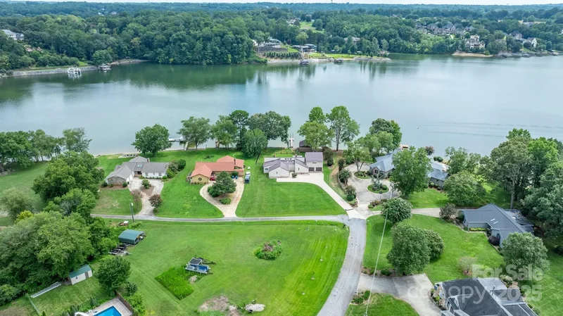 748 Moretz Court, Hickory, NC 28601, Hickory, North Carolina, United States. - Photo 24