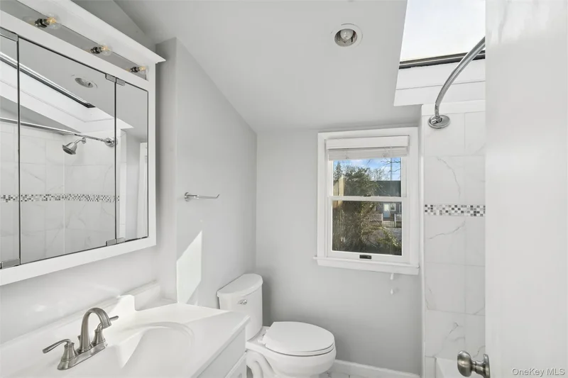 484 18th Street, West Babylon, New York, United States. - Photo 14