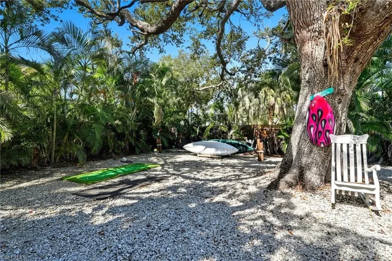 167 Coconut DR, Fort Myers Beach, Florida, United States. - Photo 34