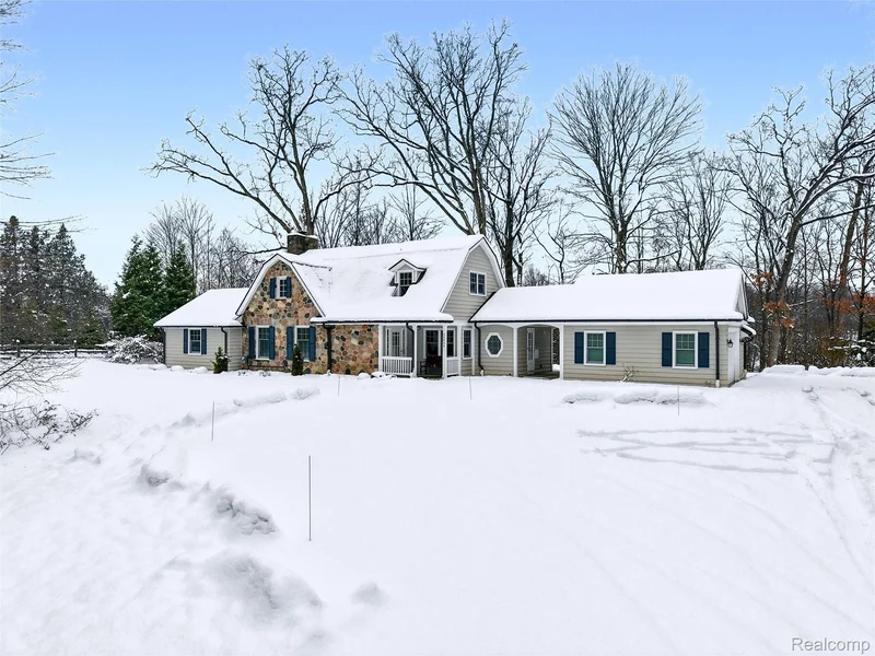 24924 Riverwood Drive, Franklin Village, MI 48025, Beverly Hills, Michigan, United States. - Photo 5