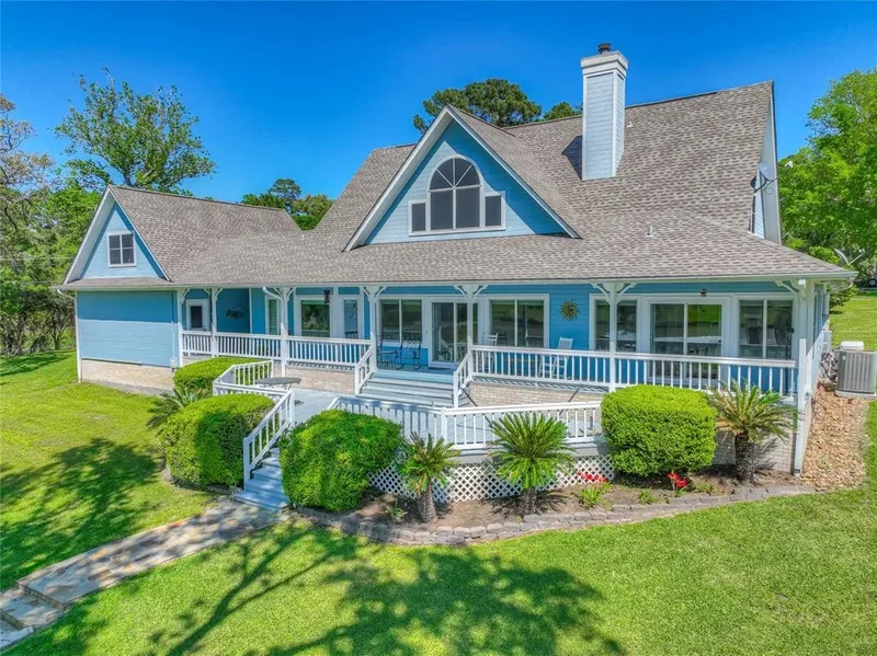 Single Family Residence in Trinity
