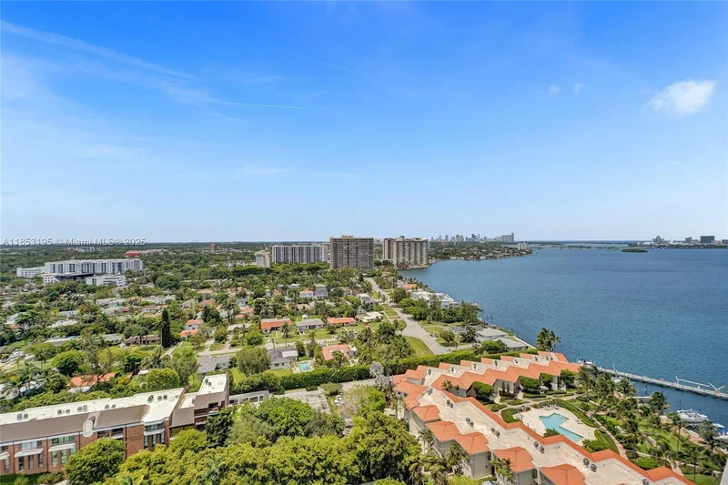 4000 Towerside Ter, Miami, Florida, United States. - Photo 31