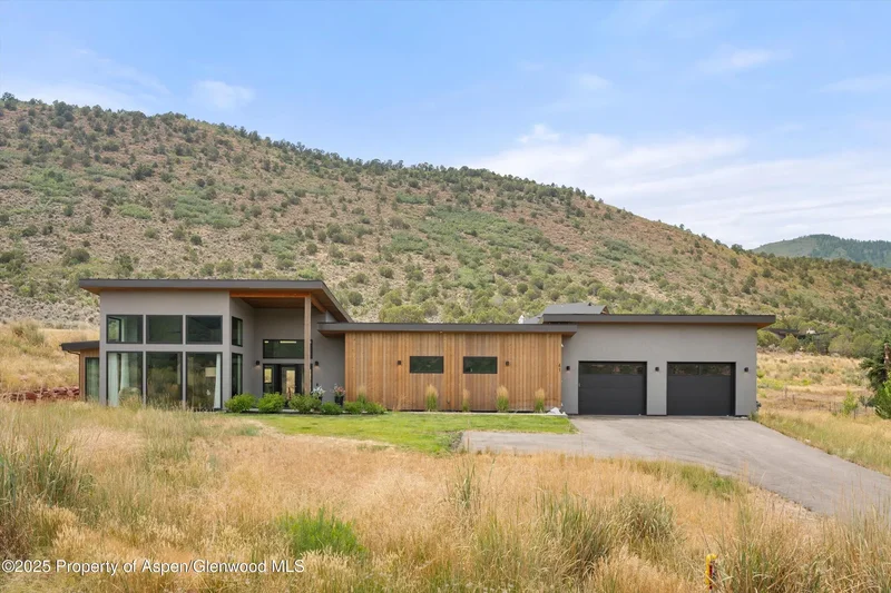 Comfort & Style in the Mountain Town of Glenwood Springs
