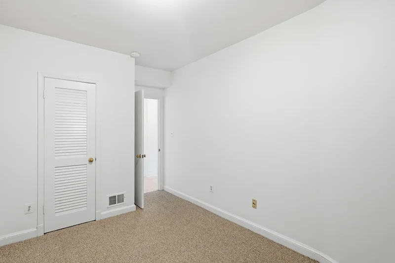 5321 Macarthur Boulevard NW, Washington, DC 20016, Washington, District of Columbia, United States. - Photo 17