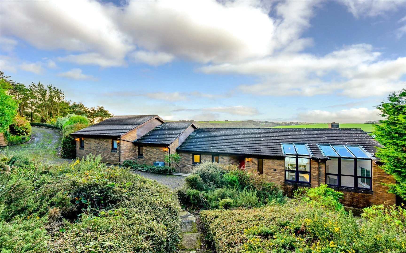 Exterior photo 3
