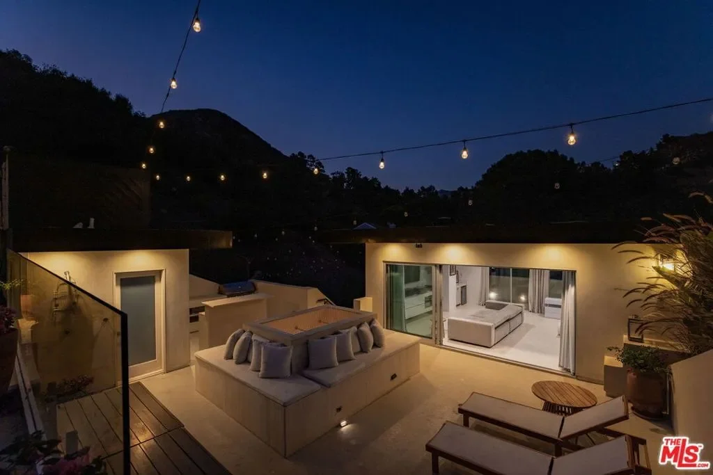 2407 San Marco Drive, Los Angeles, California, United States. - Photo 21