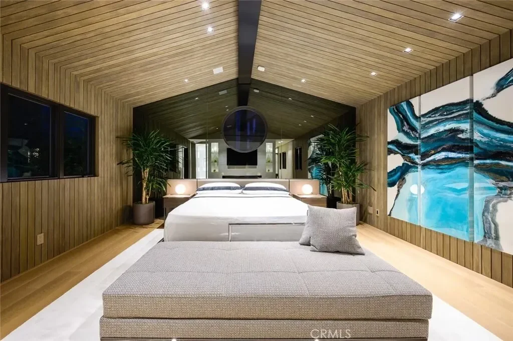 8808 Thrasher Avenue, Los Angeles, California, United States. - Photo 11