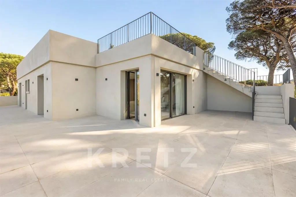 Exterior photo 1