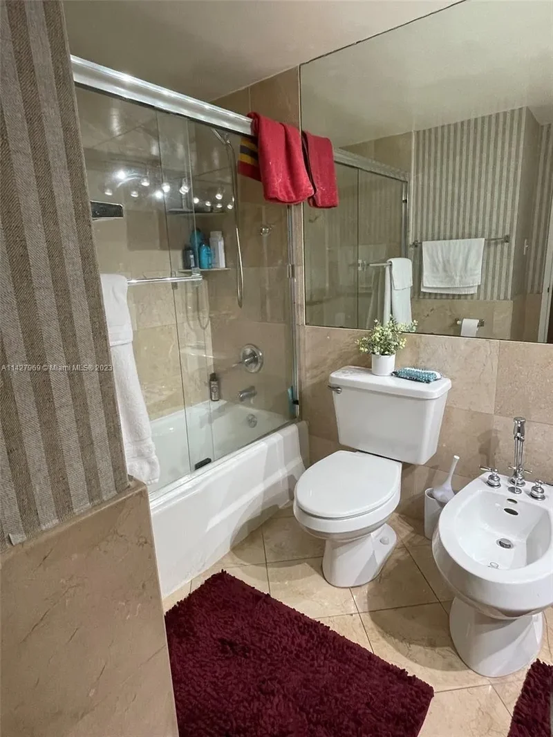 5151 Collins Ave 1523, Miami Beach, Florida, United States. - Photo 23