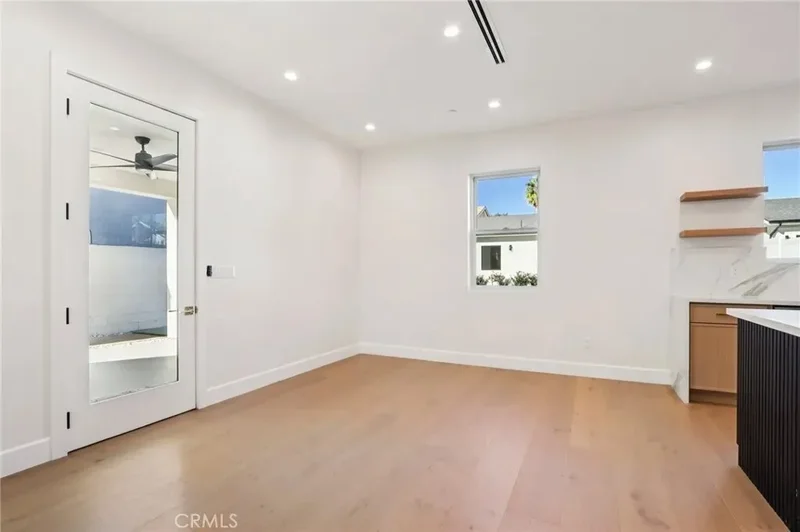 14931 Vose Street, Los Angeles, California, United States. - Photo 12