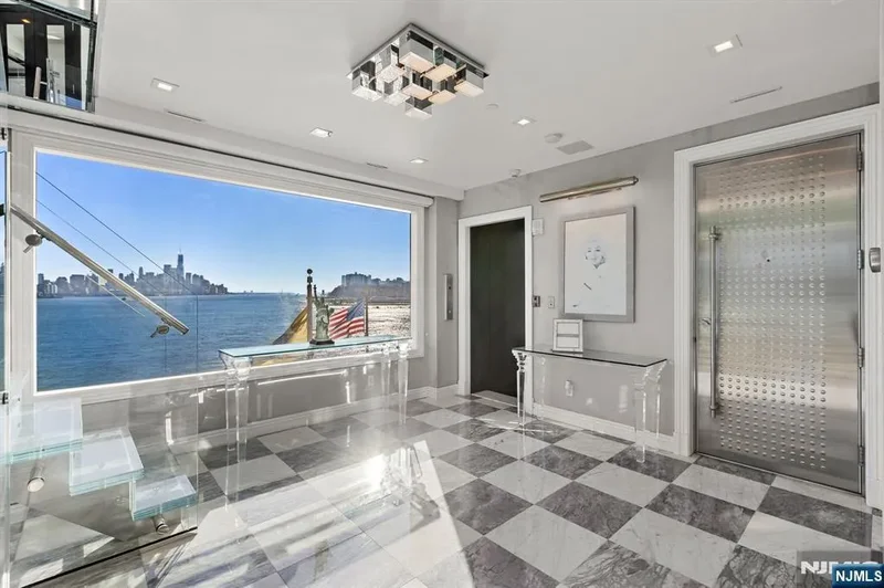 600 Harbor Boulevard 1079-81, Weehawken, NJ 07086, Weehawken, New Jersey, United States. - Photo 43