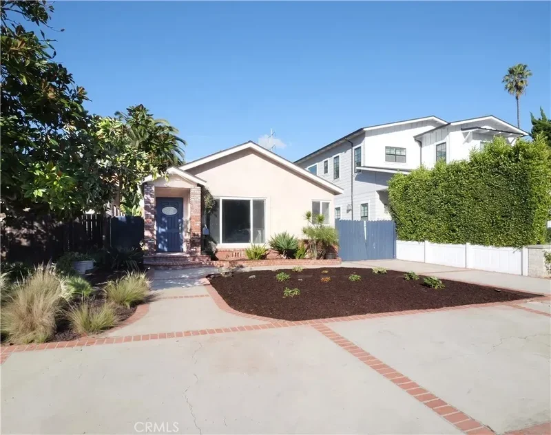 613 36th, Manhattan Beach, California, United States. - Photo 2