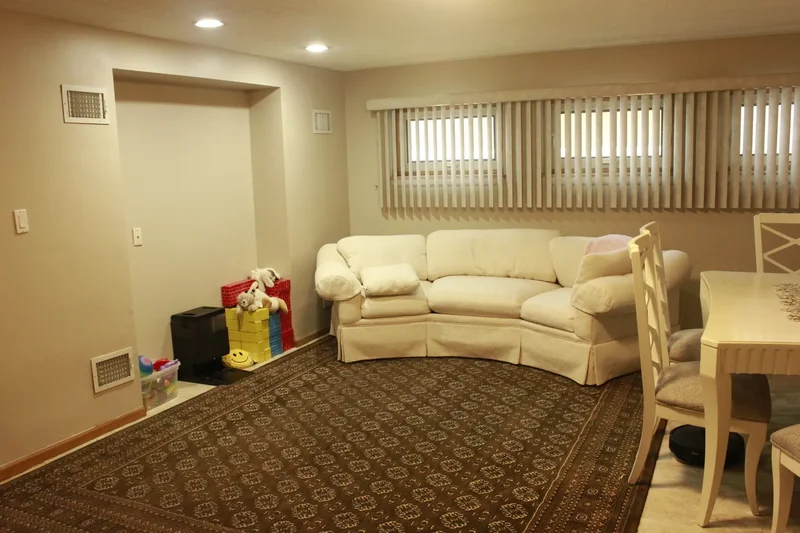 5639 N Manor Lane, Chicago, Illinois, United States. - Photo 28