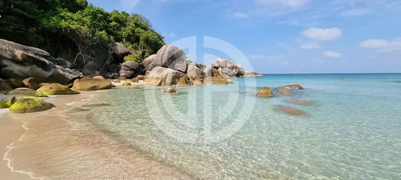BEACHFRONT LAND CLOSE TO CORAL COVE