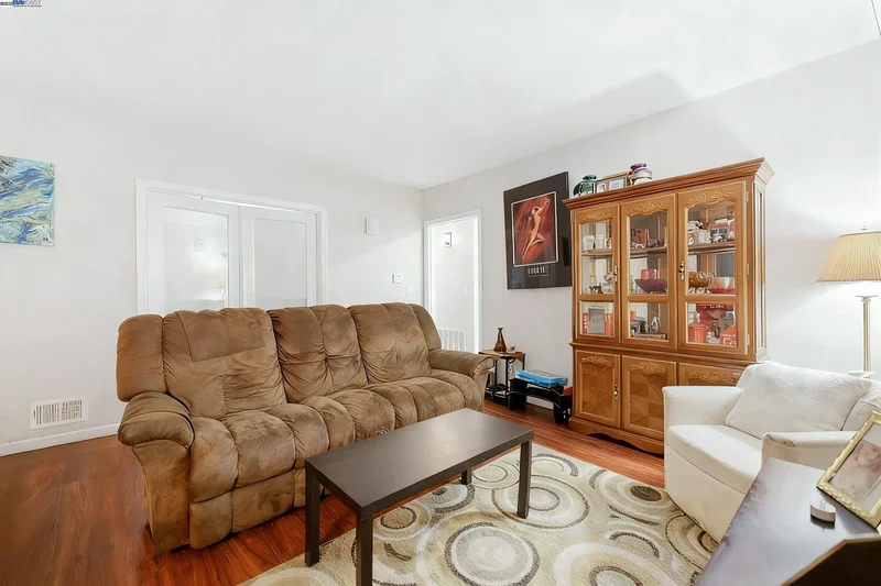 1040 Delacy, Martinez, California, United States. - Photo 13