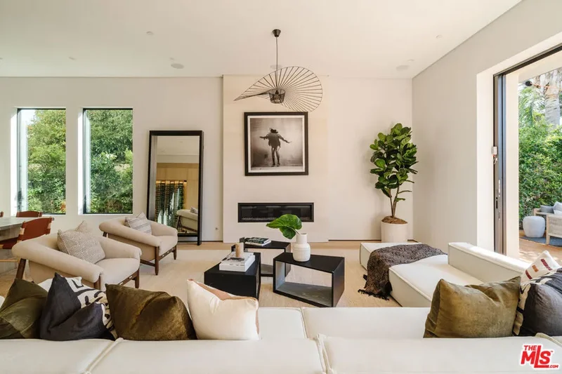 819 N Ogden Drive, Los Angeles, California, United States. - Photo 11