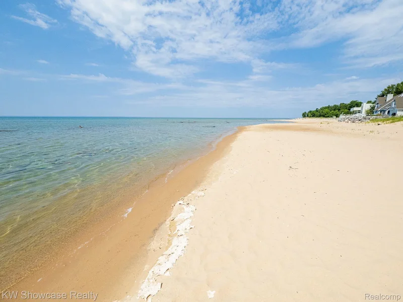 5146 LOWER SHORE Drive, West Traverse Twp, MI 49740, Wequetonsing, Michigan, United States. - Photo 18