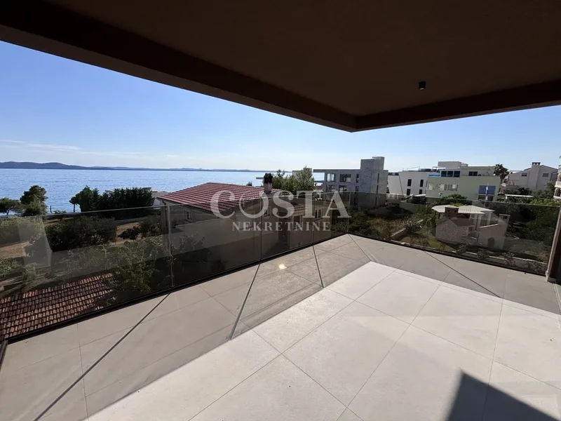 ZADAR, KOŽINO - Luxurious apartment in a new building 100 m from the sea
