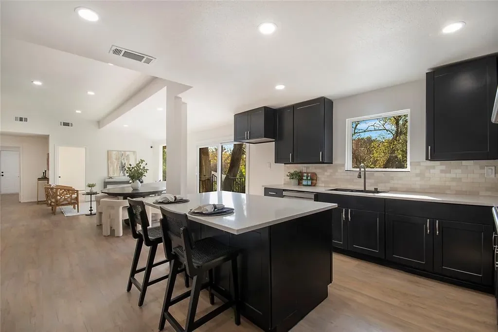 2510 Gladiolus Lane, Dallas, Texas, United States. - Photo 7