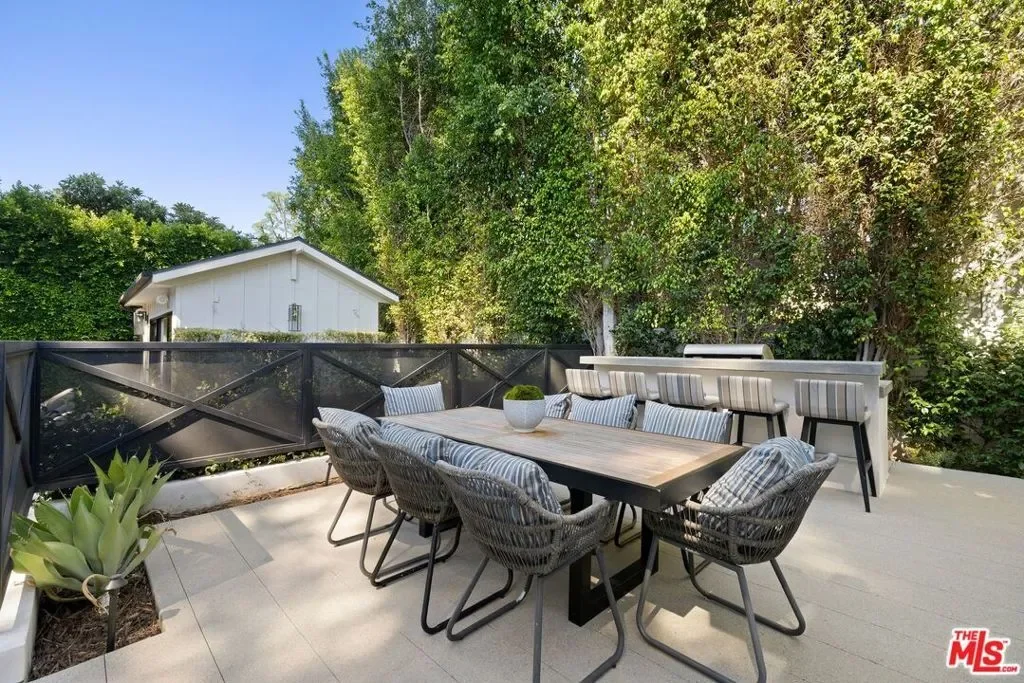 15125 Valley Vista Boulevard, Los Angeles, California, United States. - Photo 14