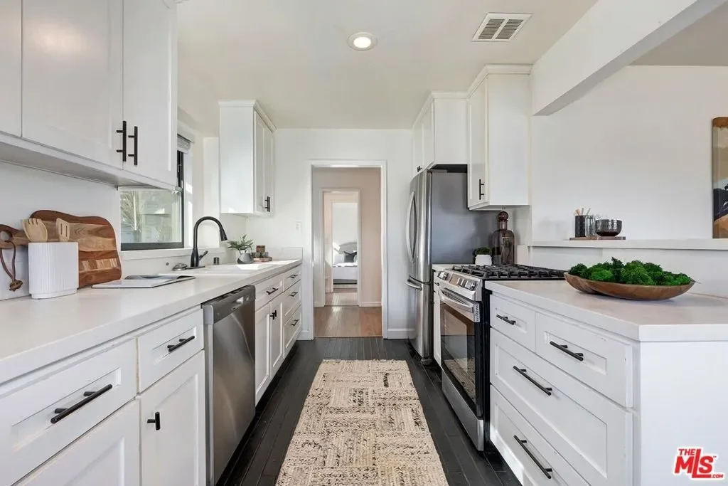 9125 David Avenue, Los Angeles, California, United States. - Photo 6