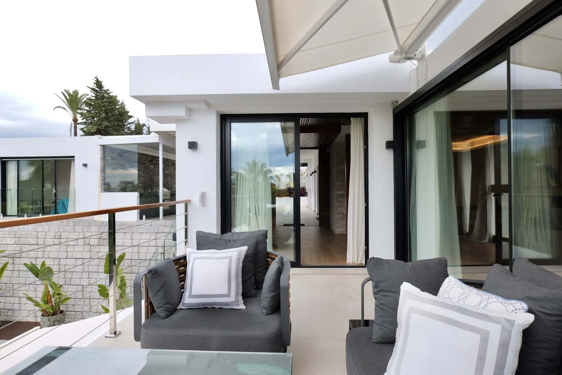 Exterior photo 12