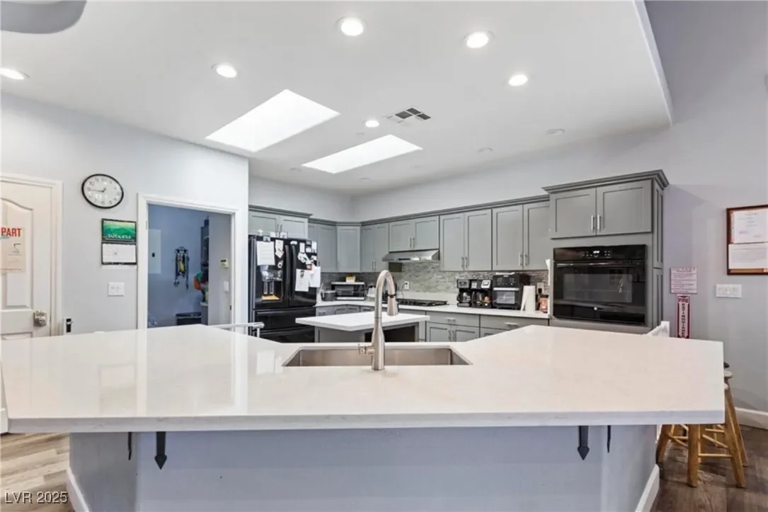 4300 Del Monte Avenue, Las Vegas, Nevada, United States. - Photo 2