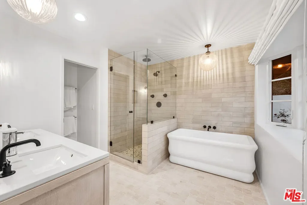 2382 Live Oak Meadows Road, Malibu, California, United States. - Photo 9