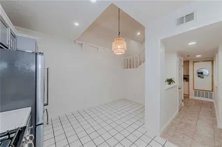 2 Bedrooms Other Residential