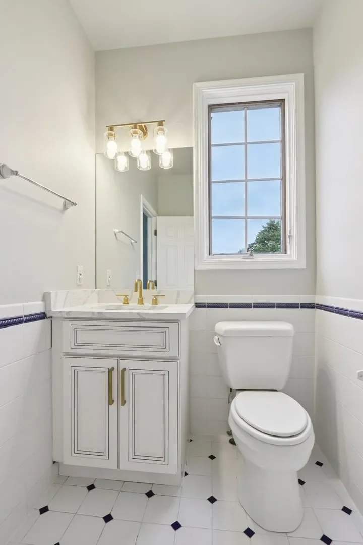 6605 Oakwood Manor Drive, Crystal Lake, Illinois, United States. - Photo 46