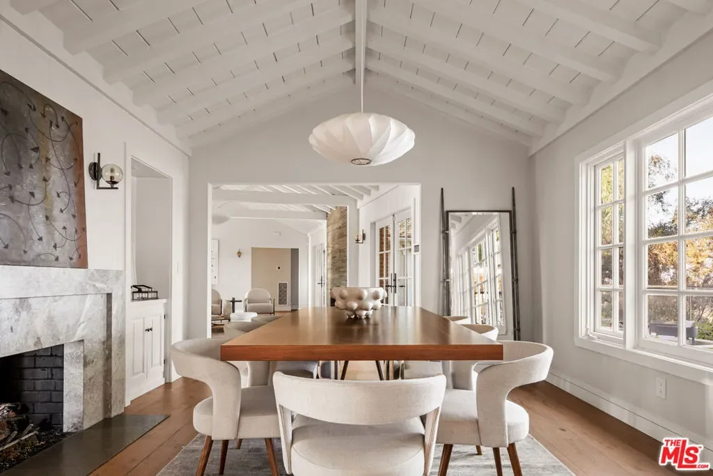 12417 Mulholland Drive, Los Angeles, California, United States. - Photo 11