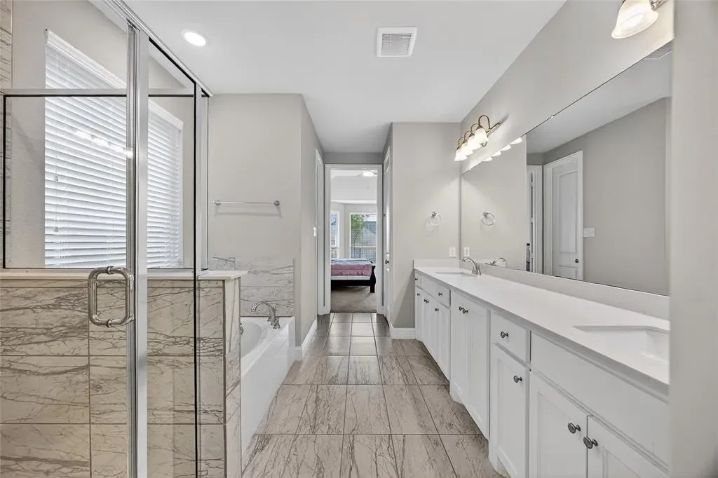 704 Corner Post Path, Prosper, Texas, United States. - Photo 17
