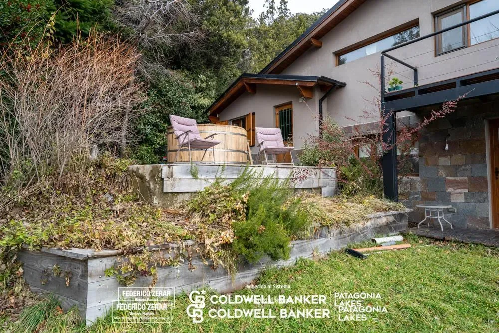 VENTA - Exclusiva casa de 8 ambientes, 5 dormitorios, 6 baños en barrio Las Vertientes, Bariloche, San Carlos de Bariloche, Río Negro, Argentina. - Photo 15