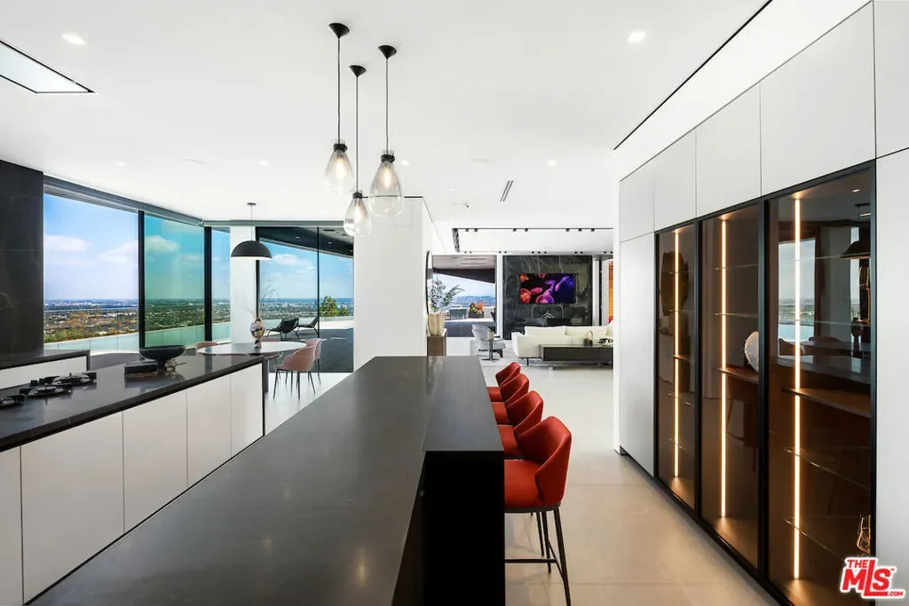 8116 Laurel View Drive, Los Angeles, California, United States. - Photo 45