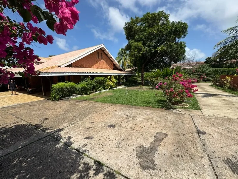 Exterior photo 10