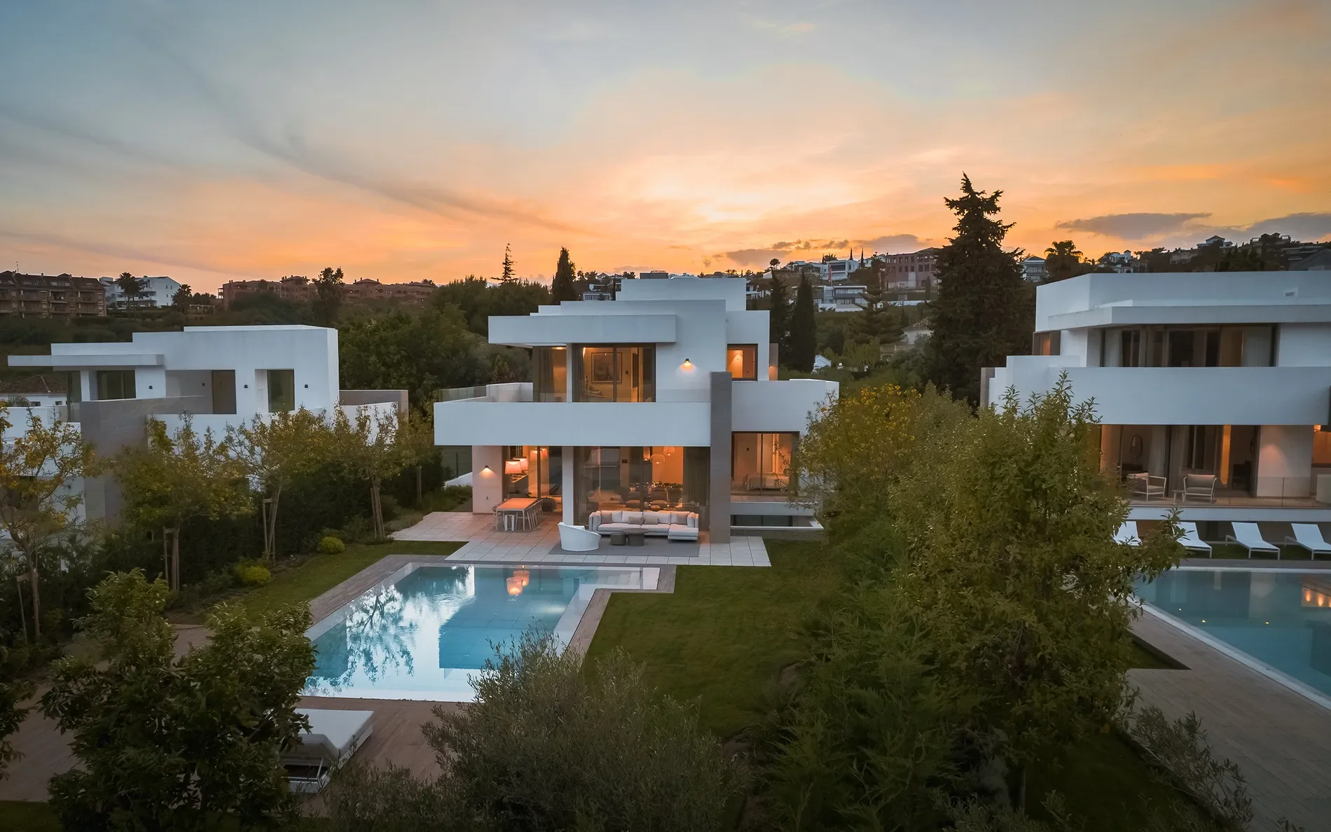 Exterior photo 8