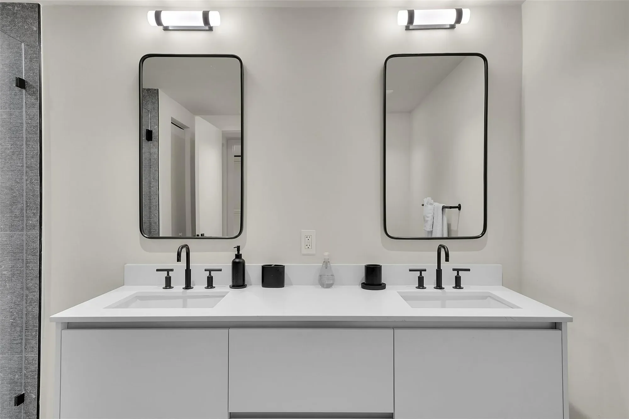 2301 Collins Ave 1008, Miami Beach, Florida, United States. - Photo 19