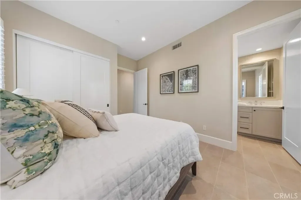 163 Summerland, Irvine, California, United States. - Photo 23