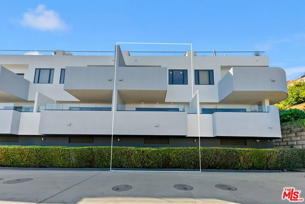 22065 Pacific Coast Highway 7, Malibu, California, United States. - Photo 13