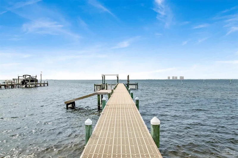 1070 Harbor Ln, Gulf Breeze, FL 32563, Gulf Breeze, Florida, United States. - Photo 20