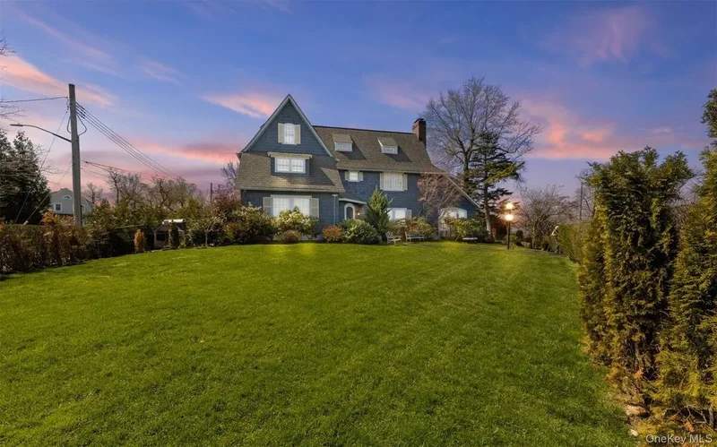 1120 Shore Road, New York, New York, United States. - Photo 30