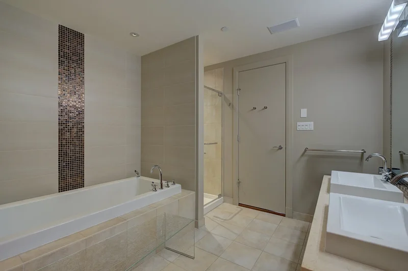 1000 Rue de la Commune E. 901, Montréal, Quebec, Canada. - Photo 9