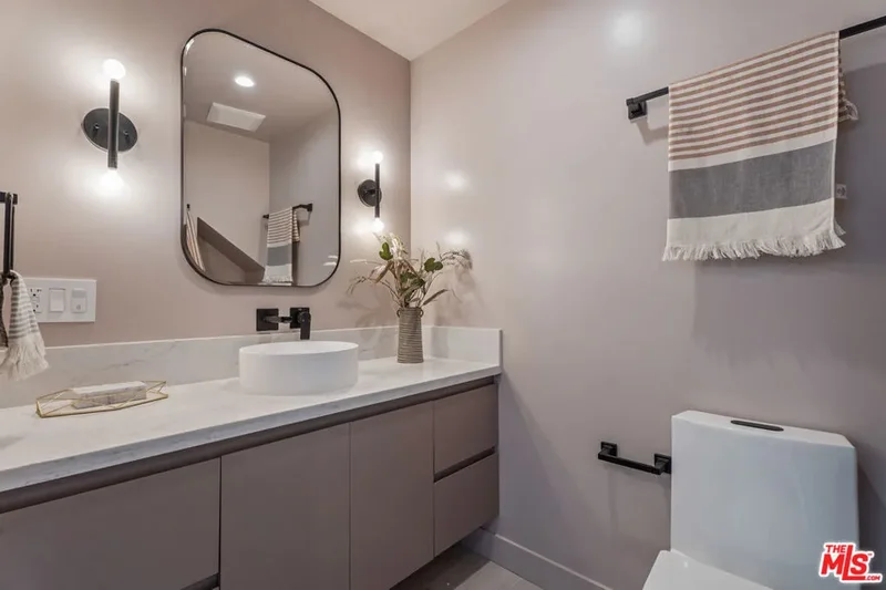 4691 Glenalbyn Drive, Los Angeles, California, United States. - Photo 24