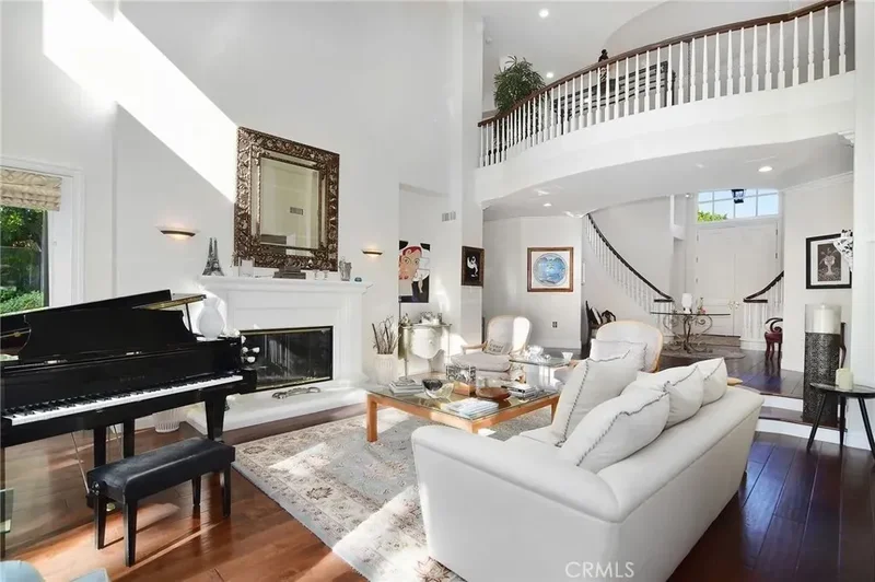 19134 Briarfield Way, Los Angeles, California, United States. - Photo 12