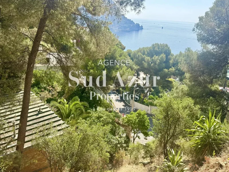 Seaside house in Èze: charm and tranquillity te