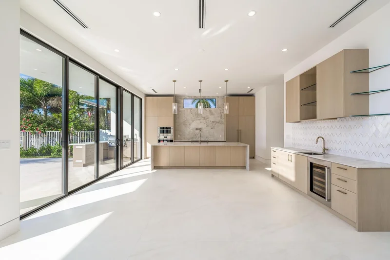 2612 NE 4th St, Pompano Beach, FL 33062, Pompano Beach, FL, United States. - Photo 9